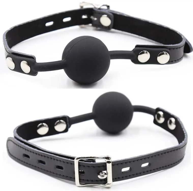 BAVAGLIO A SFERA OHMAMA FETISH IN SILICONE CON CINTURA IN PELLE