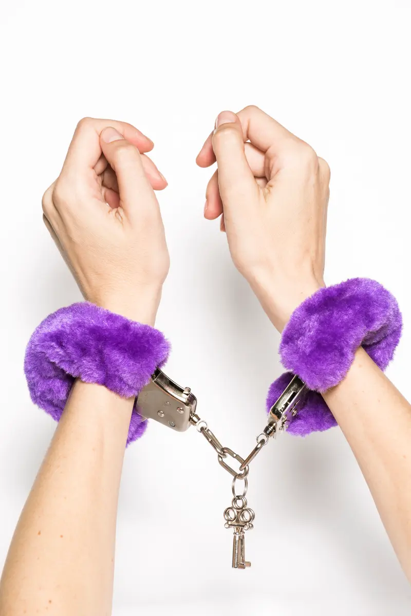 FUZZY HANDCUFFS WITH KEY BY RIMBA BONDAGE PLAY