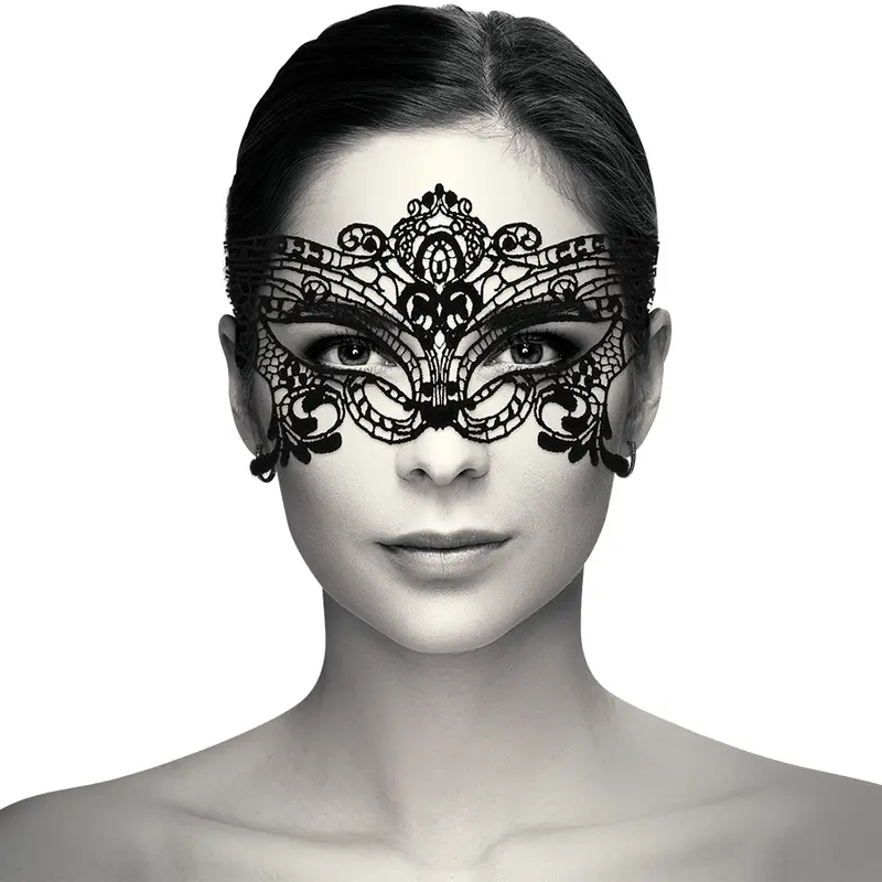 Mascherina ampia in pizzo nero