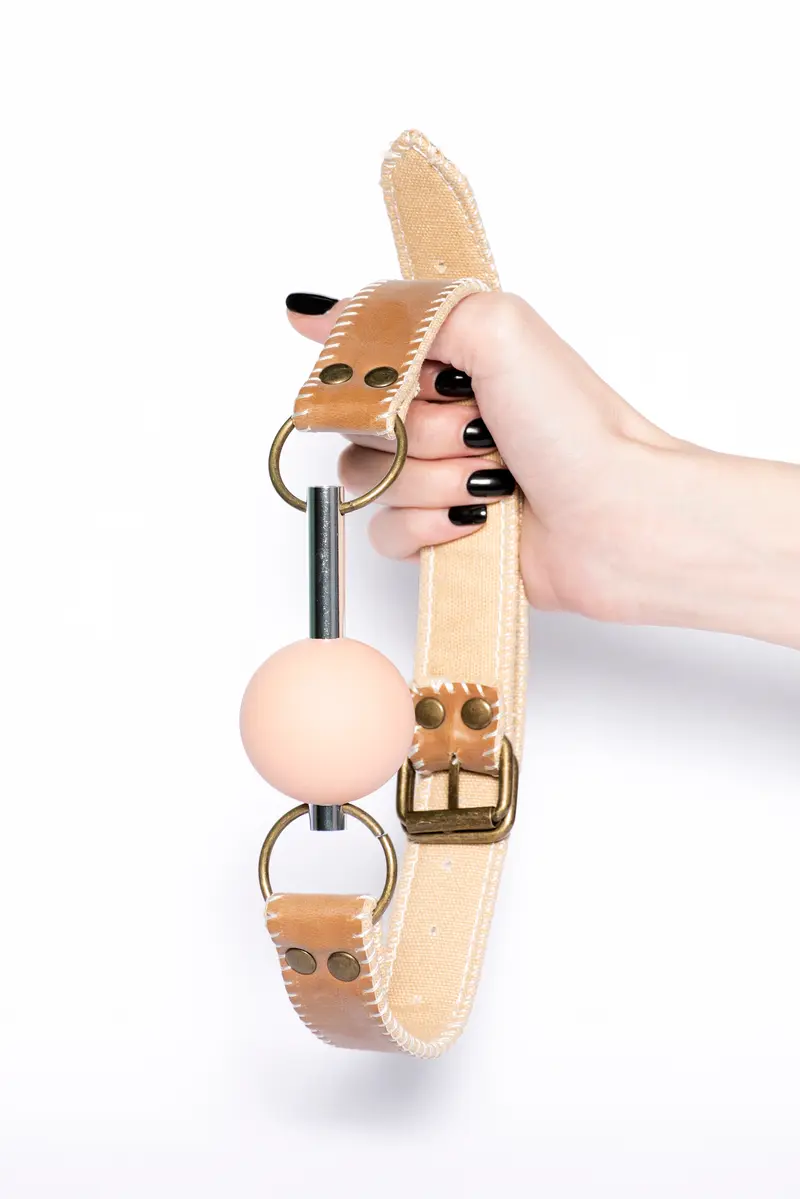 SOLID BALL GAG WITH STRAPS
